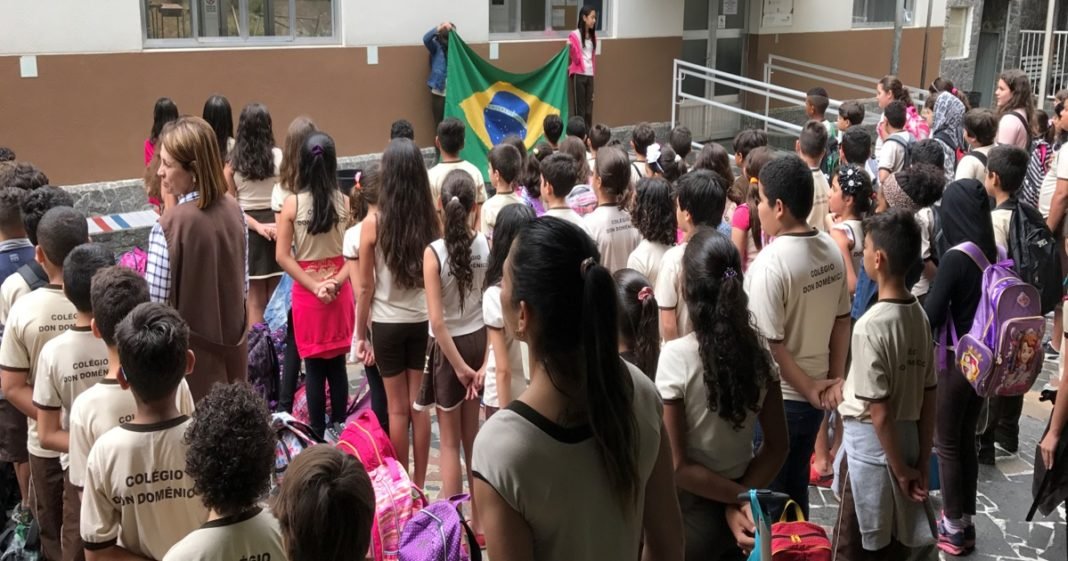 Decisão do MEC fere autonomia dos colégios, diz órgão de secretários estaduais