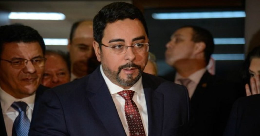 Bretas diz que silêncio é a melhor resposta aos “tolos”, após crítica de desembargador que mandou soltar Temer