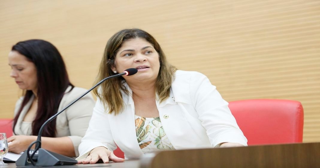 Cássia Muleta cobra manutenções em vias de Rondônia