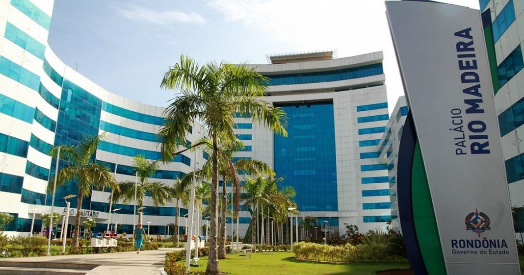 Publicada lei que estabelece piso salarial do advogado em R$ 1,8 mil, em RO