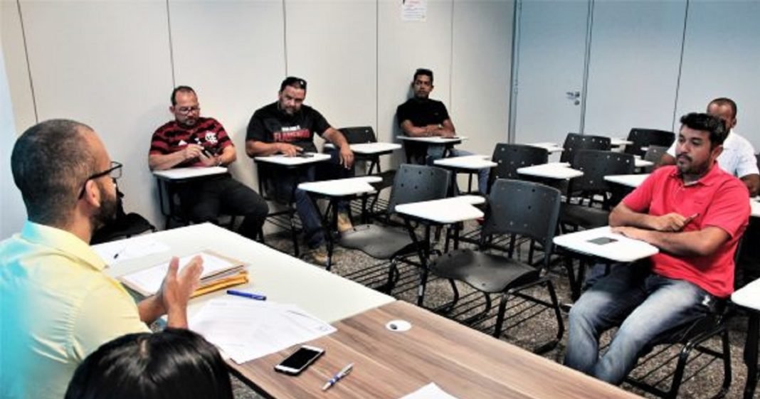 Três empresas entregam propostas para atender chamamento do transporte escolar aquaviário