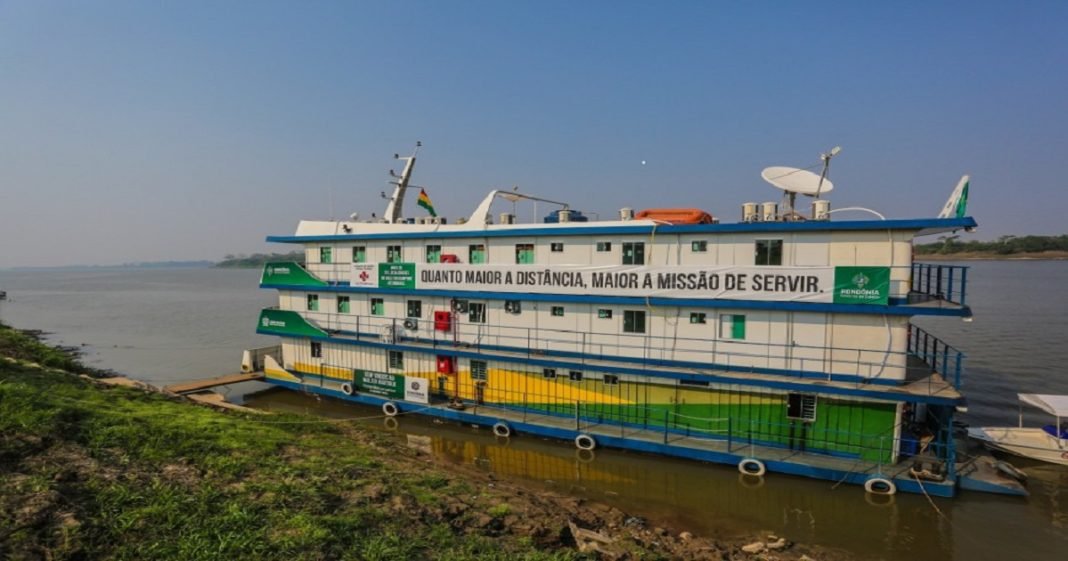 Médicos voluntários salvam a vida de dois pacientes após queda de árvore no distrito de Surpresa, RO