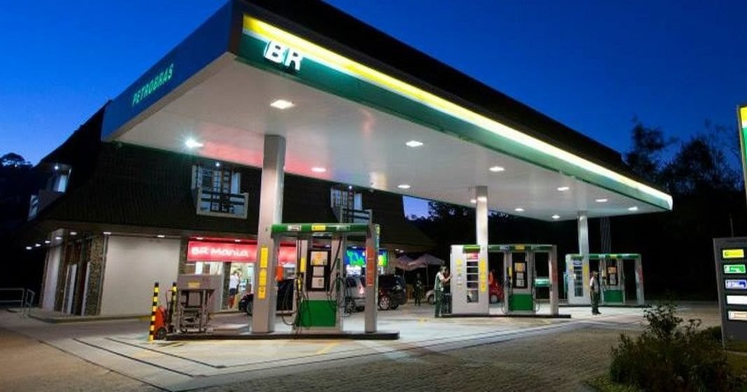 Após custar R$ 3,99, gasolina volta a subir e chega a R$ 4,89 em alguns postos de Porto Velho