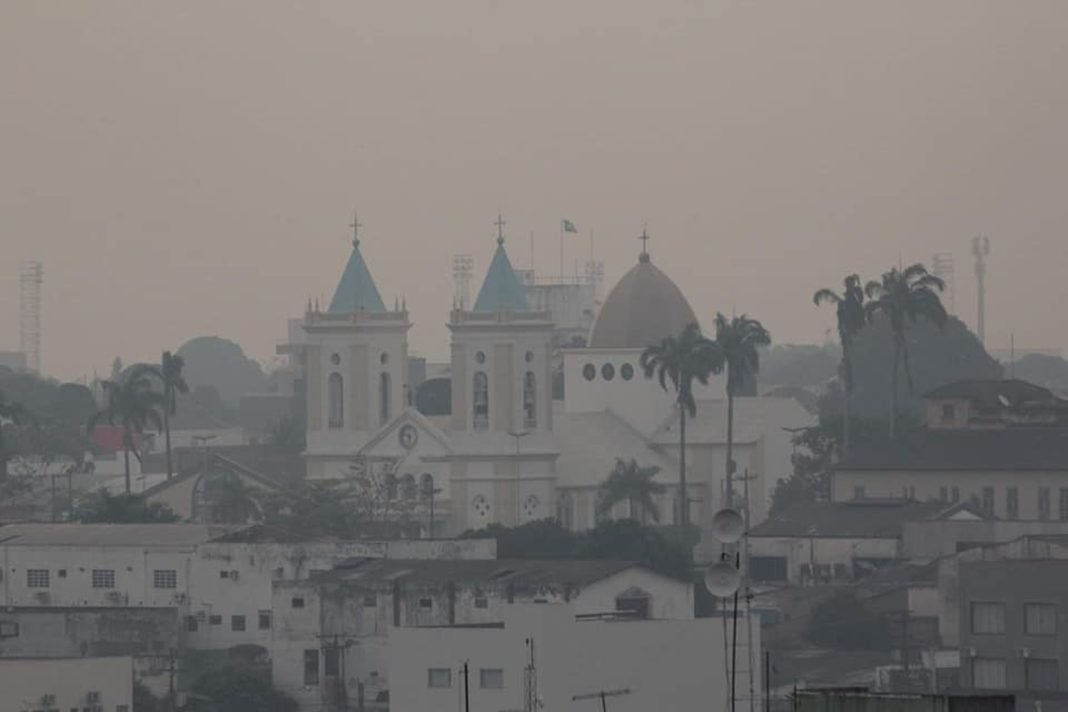 Semana deve Começar com Elevação de Temperaturas em RO; Fumaça Excessiva Gera Revolta e Memes