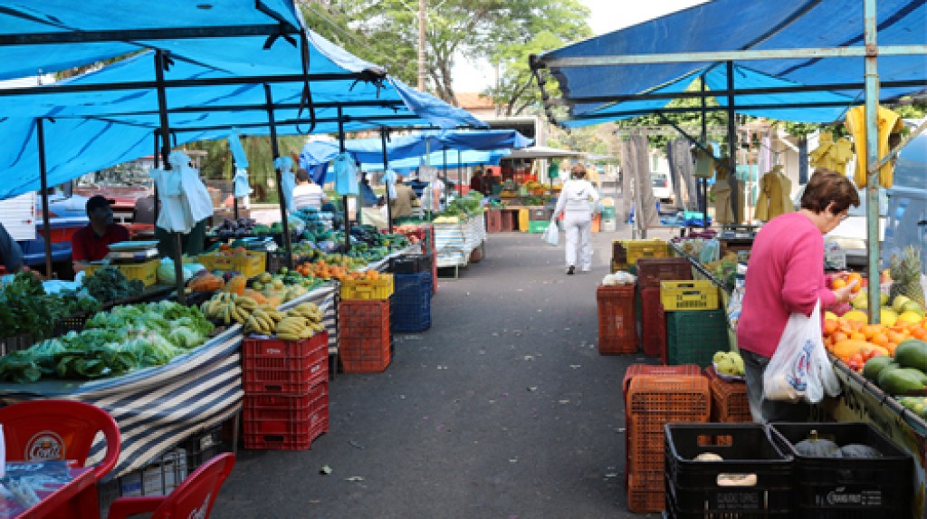 Обычный рынок. Feira Jose. Feiras.