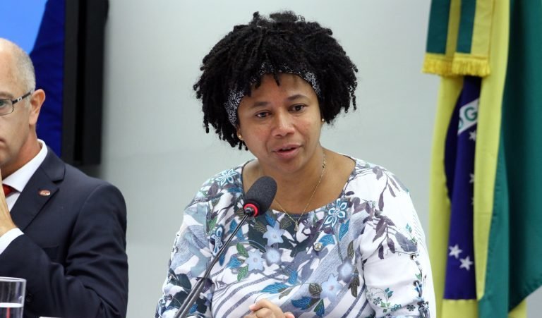 Comissão aprova proposta que estabelece o Estatuto da Pessoa com Câncer