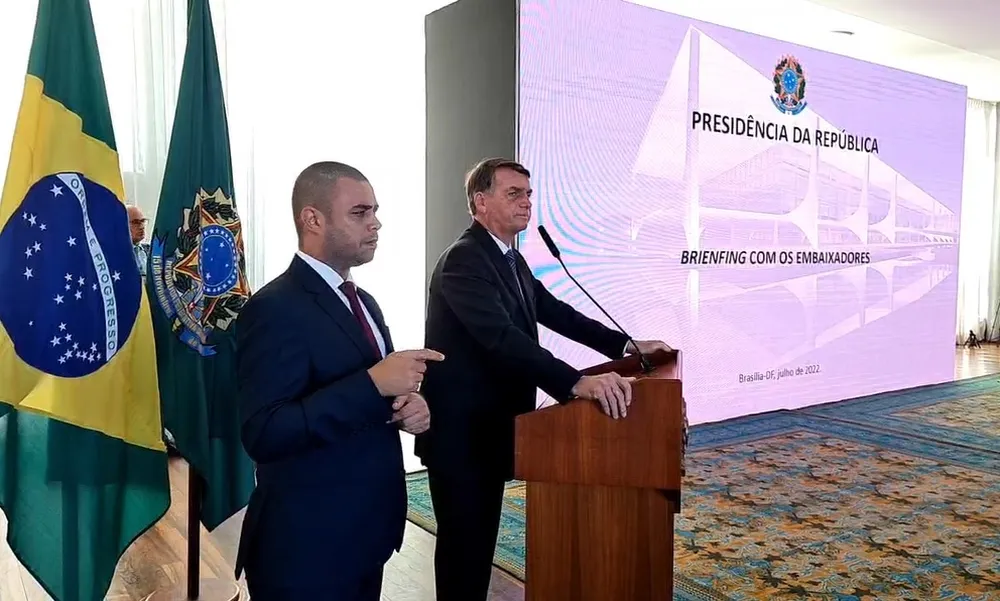 TSE manda redes sociais removerem vídeo de reunião de Bolsonaro