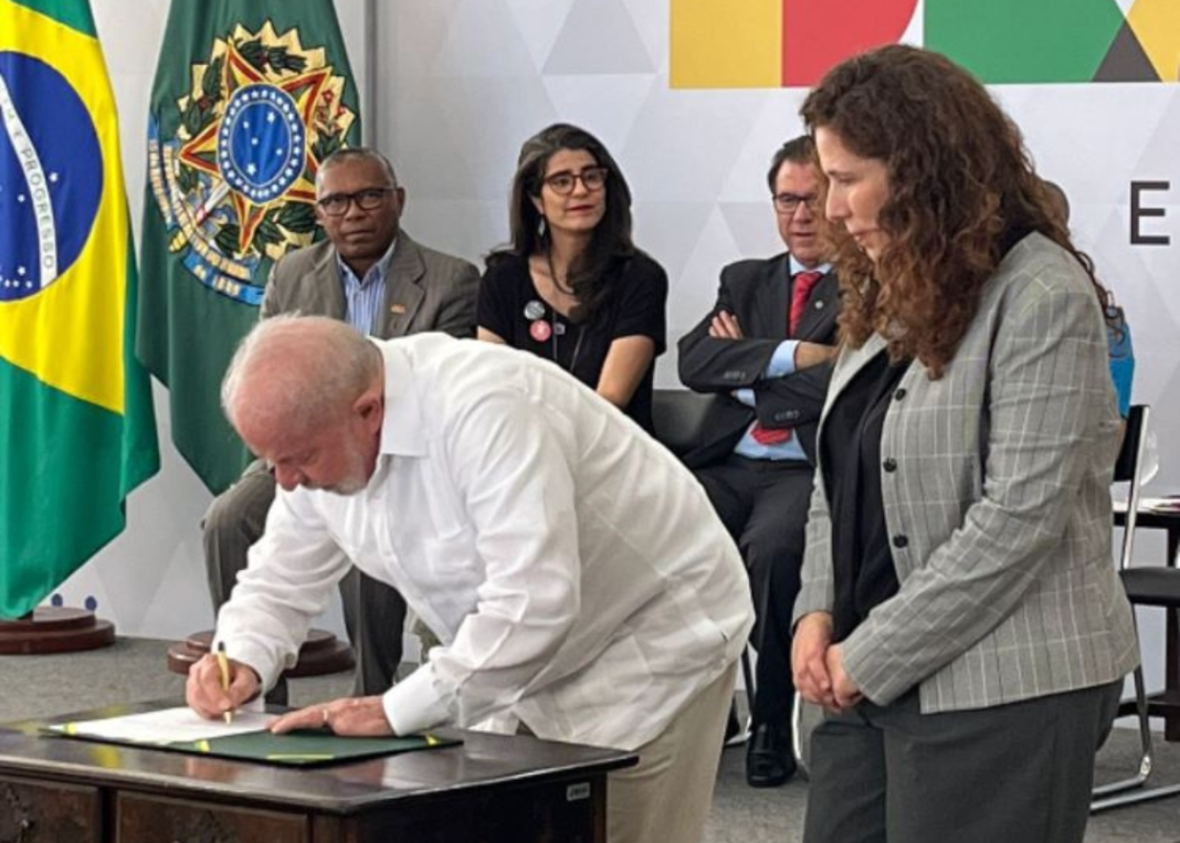 Governo concede reajuste de 9% a servidores do Executivo