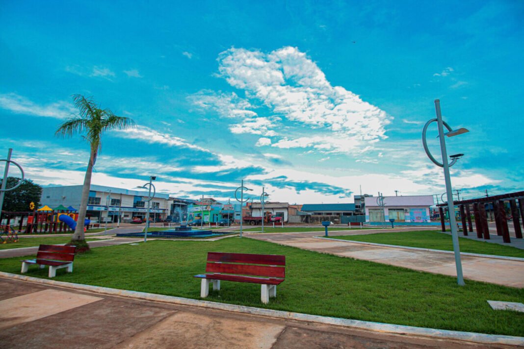 Praça da Bíblia é inaugurada durante ações do Governo Itinerante em São Miguel do Guaporé