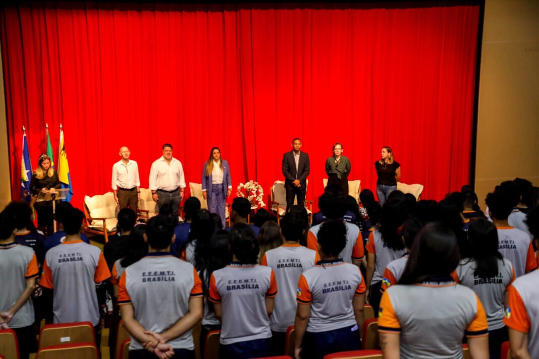 Concurso de poesia e redação são lançados pelo Governo de Rondônia a estudantes da Rede Estadual da Capital e interior