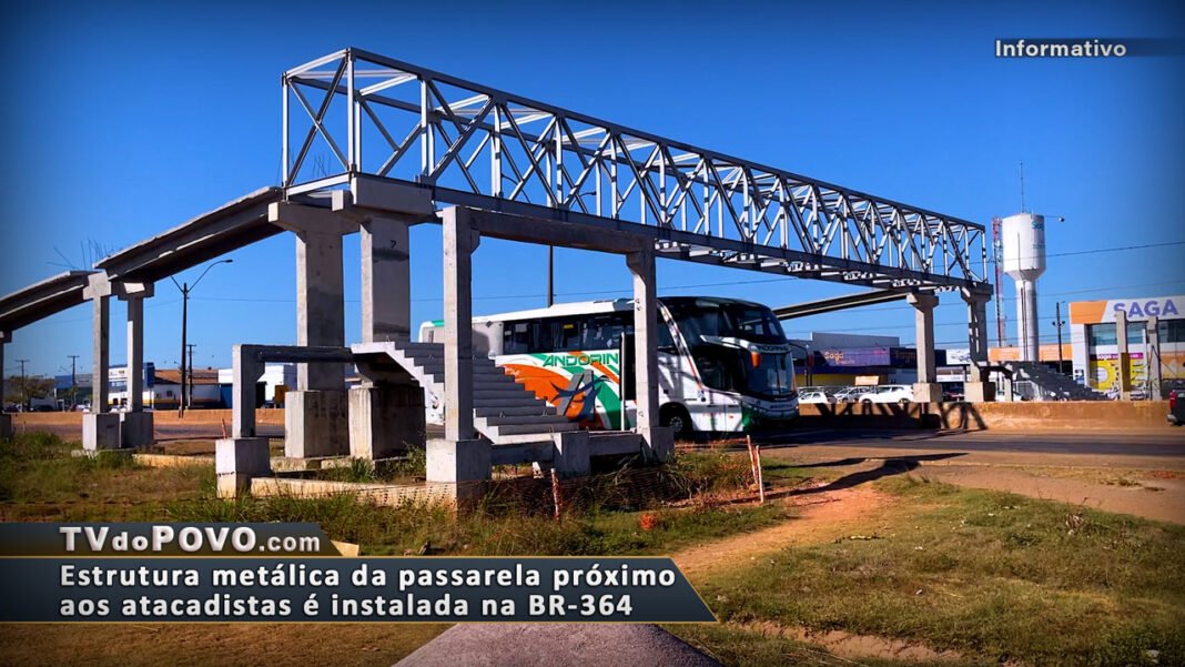 Vídeo: A construção da passarela na BR-364, próximo aos atacadistas de Porto Velho, já está entrando em fase final.
