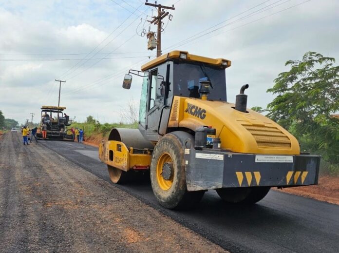 Prefeitura de Porto Velho avança com mais de 15 obras em execução, incluindo pavimentação, saúde e lazer, com entrega prevista para 2025. Confira os detalhes.