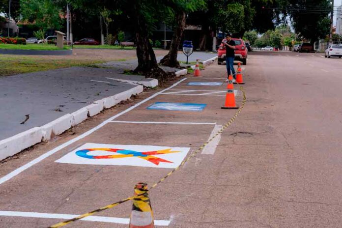 Idosos, PcD e TEA têm direito a vagas exclusivas em Porto Velho. Veja como solicitar a credencial Semtran.