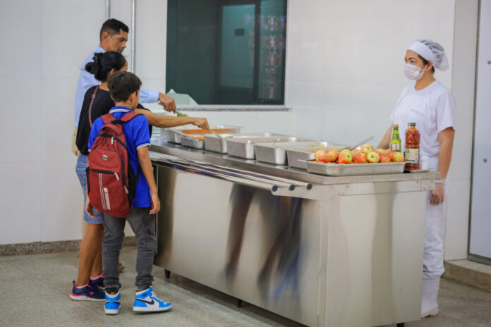 Governo de Rondônia prorroga edital para credenciamento de padarias no programa "Pão Nosso", que oferece café da manhã a famílias vulneráveis. Confira os detalhes e como participar.