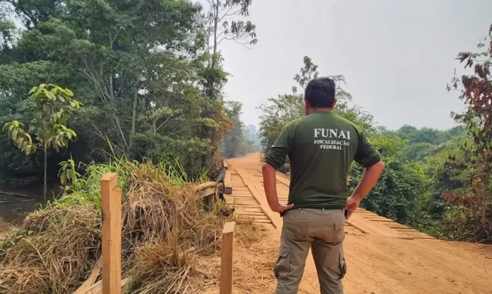 Governo federal autoriza a Funai a contratar 1.938 servidores temporários para fortalecer a proteção dos territórios indígenas e combater ameaças ambientais. Saiba mais.