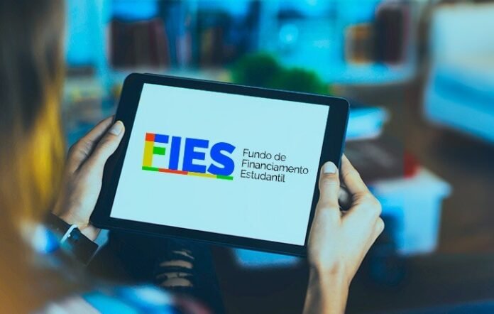 Inscrições FIES 2025 encerram nesta sexta-feira. Participe do processo seletivo e financie suas mensalidades. Acesse o Portal Único e inscreva-se já!