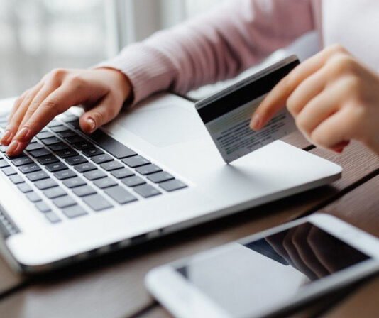 Dia do Consumidor: Como se Prevenir de Enrascadas no Comércio Online Dia do Consumidor: Seus Direitos e Como Evitar Enrascadas Online