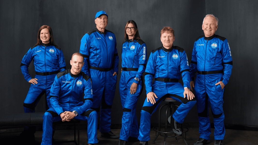 New Shepard retorna com segurança após voo suborbital turístico