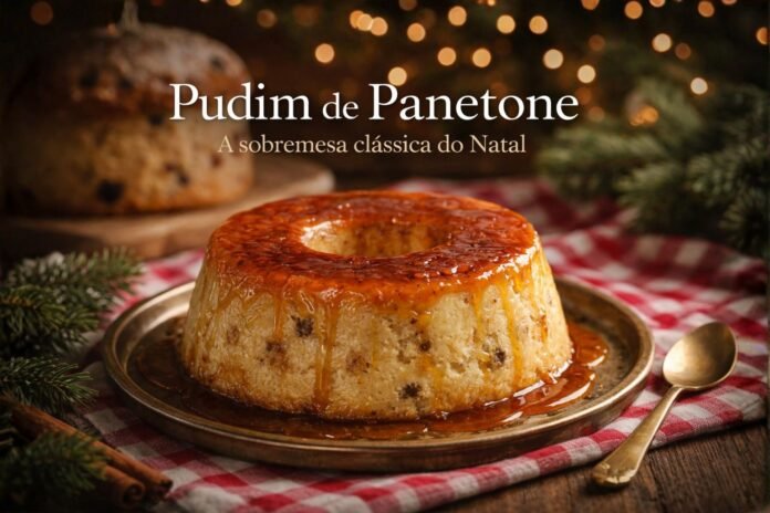 Pudim de panetone para a ceia de Natal Pudim de panetone com calda caramelizada servido como sobremesa de Natal
