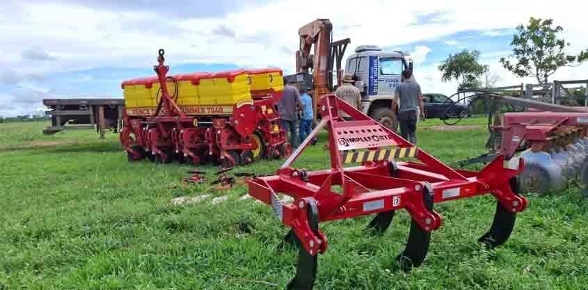 Maquinário agrícola utilizado em investimentos na produção rural em Rondônia