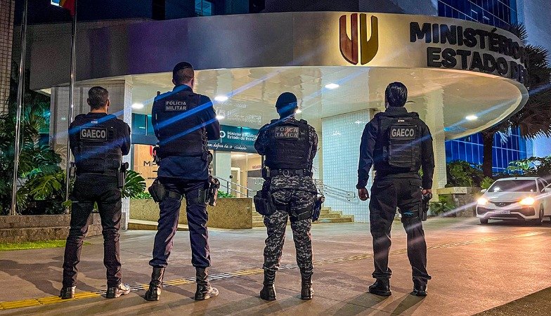 operação regresso rondônia com gaeco em frente ao ministério público em porto velho