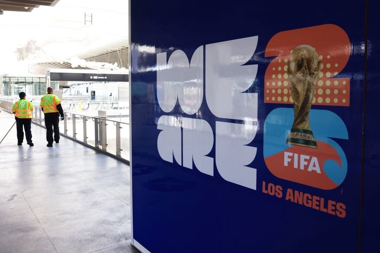 Painel da Copa do Mundo de 2026 em Los Angeles reforça cenário internacional ligado ao fluxo de viajantes