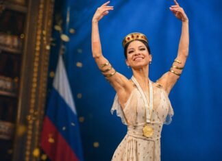 Brasileira conquista ouro em competição mundial de dança na Rússia bailarina brasileira ouro na rússia
