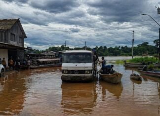 Nível do Madeira ultrapassa 15 metros e acende alerta Rio Madeira passa dos 15 metros