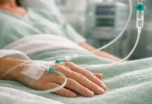 SUS passa a oferecer imunoterapia contra o câncer após nova lei Imunoterapia no SUS sendo aplicada em paciente com medicação intravenosa em hospital