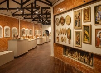 Museu do Presépio reúne memória, arte, e tradição em Porto Velho Museu do Presépio em Porto Velho com corredor expositivo, obras sacras e acervo artístico em ambiente interno