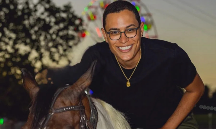 Raphael Sousa Oliveira criador da página Choquei durante registro pessoal em ambiente externo