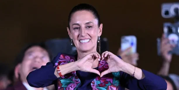 Claudia Sheinbaum durante anúncio de proposta de saúde pública gratuita no México