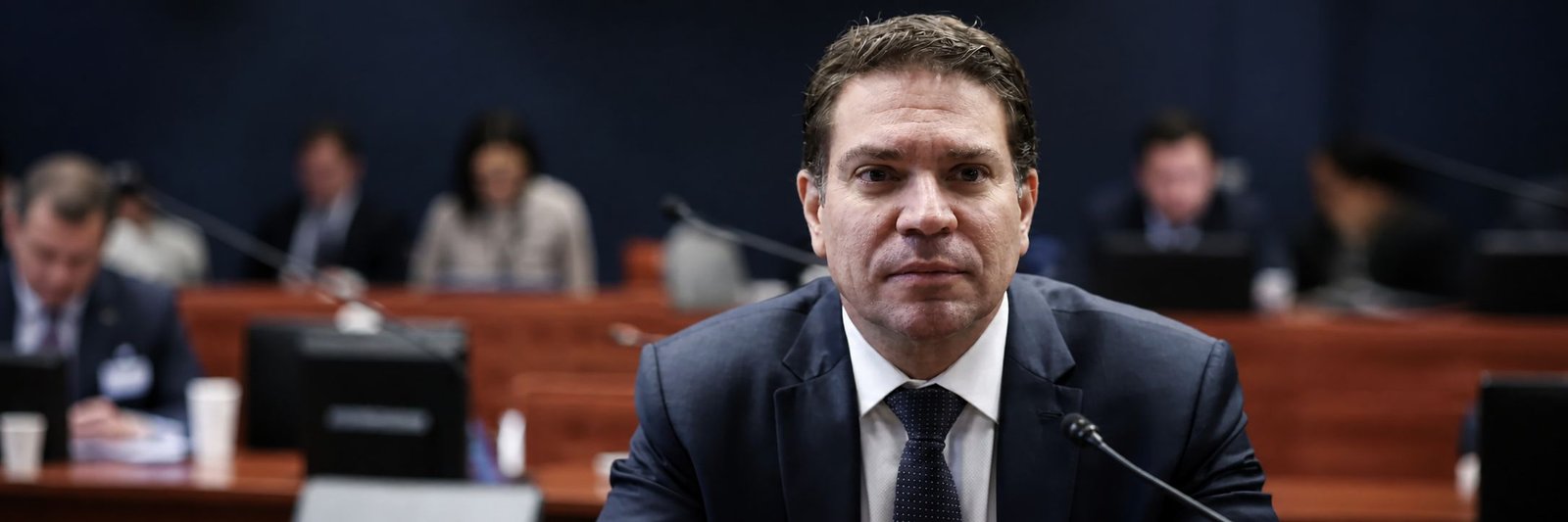 Alexandre Ramagem em ambiente de audiência institucional durante crise diplomática entre Brasil e Estados Unidos