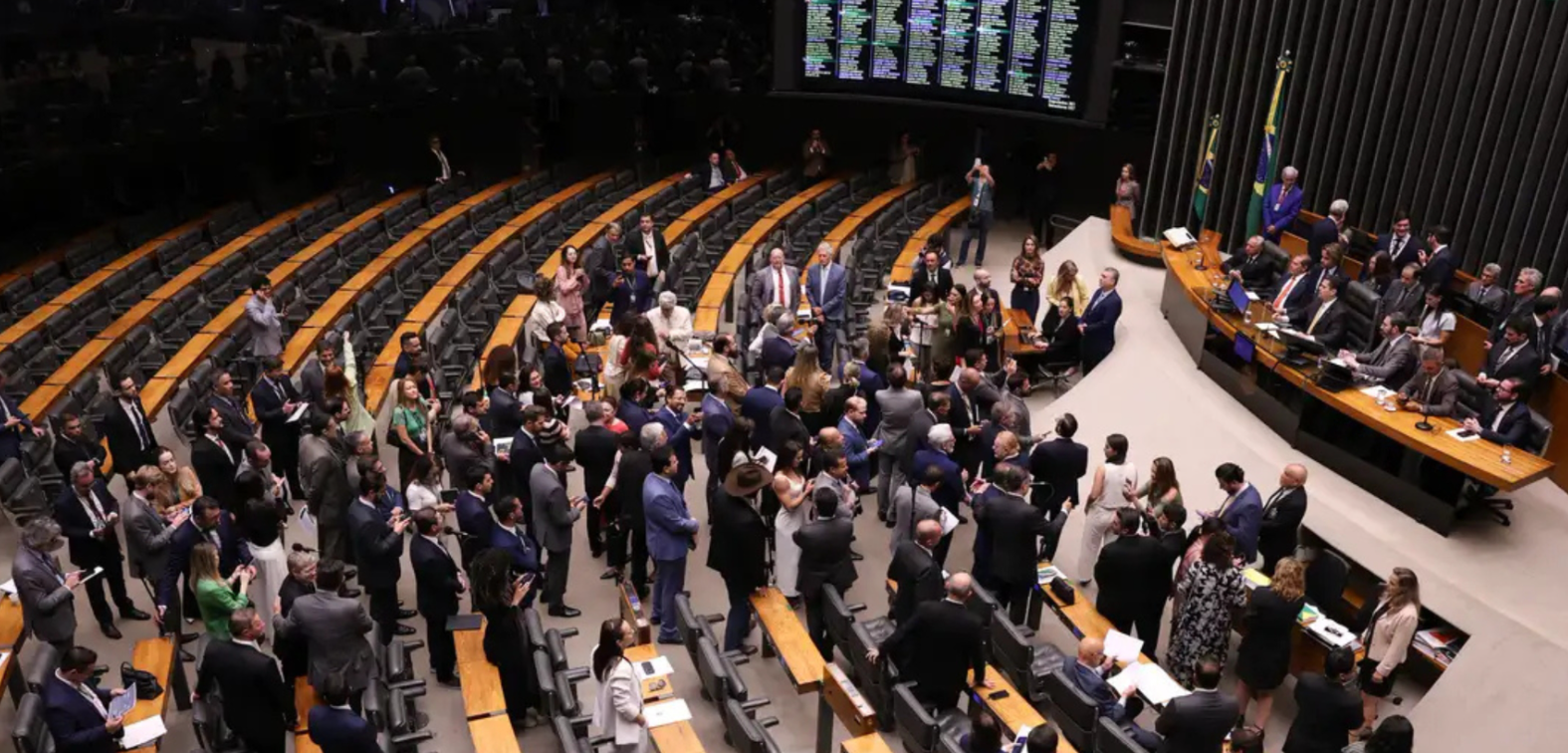 Plenário do Congresso Nacional durante votação relacionada à Lei da Dosimetria