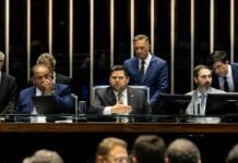 Davi Alcolumbre promulga Lei da Dosimetria e abre caminho para recálculo de penas Plenário do Congresso Nacional durante sessão sobre a Lei da Dosimetria e condenados pelo 8 de janeiro