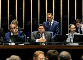 Davi Alcolumbre promulga Lei da Dosimetria e abre caminho para recálculo de penas Plenário do Congresso Nacional durante sessão sobre a Lei da Dosimetria e condenados pelo 8 de janeiro