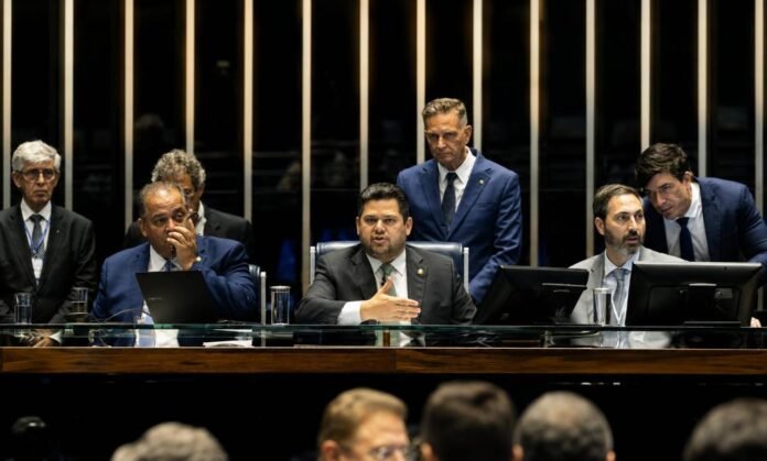 Lei da Dosimetria no Congresso Nacional Plenário do Congresso Nacional durante sessão sobre a Lei da Dosimetria e condenados pelo 8 de janeiro
