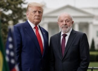 Lula e Trump devem se reunir na Casa Branca nesta quinta-feira Lula e Trump em cena diplomática na Casa Branca com bandeiras do Brasil e dos Estados Unidos