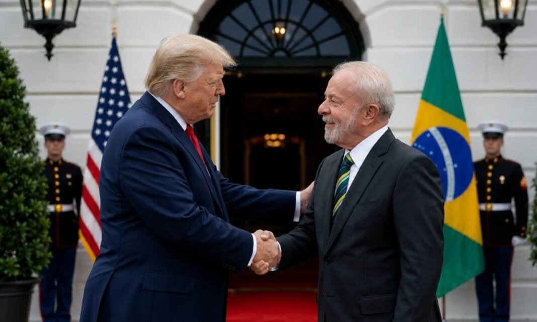 Trump e Lula em reunião diplomática na Casa Branca entre Brasil e Estados Unidos