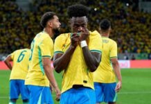 Brasil joga contra o Egito no último amistoso antes do Mundial Jogadores da Seleção Brasileira em campo antes do amistoso Brasil x Egito