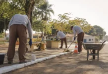 Corumbiara terá reeducando em projeto de trabalho e ressocialização Trabalho de reeducandos em Corumbiara em serviço de manutenção urbana supervisionada
