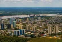 PIB de Rondônia cresce 76,54% e coloca estado entre os maiores avanços do Brasil Vista aérea de Porto Velho com o Rio Madeira ao fundo, representando o crescimento do PIB de Rondônia