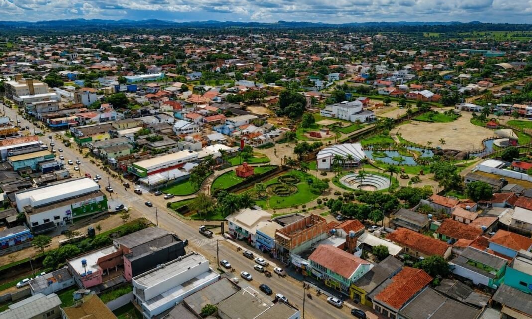 Vista aérea de Ouro Preto do Oeste em Rondônia propaganda antecipada