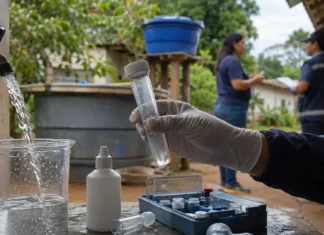 Água potável em Rondônia passa por reforço de controle Água potável em Rondônia passa por controle sanitário com coleta de amostra e uso de hipoclorito.