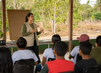 Sedam leva orientações contra queimadas a escolas e áreas rurais em Rondônia Ação educativa sobre queimadas em Rondônia com estudantes e orientação ambiental