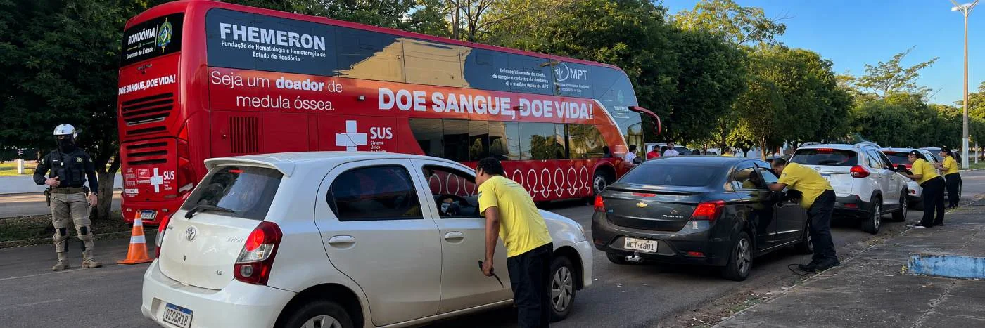 Motorista organiza documento, água e lanche leve antes da doação de sangue em Porto Velho