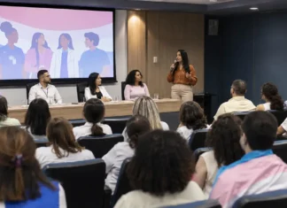 Caderneta de Saúde das Pessoas Trans é tema de oficina com apoio do MPRO Caderneta de Saúde das Pessoas Trans é tema de oficina sobre atendimento no SUS