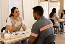 Ação leva testes rápidos contra hepatites a trabalhadores e estudantes Julho Amarelo em Rolim de Moura oferece testes rápidos contra hepatites
