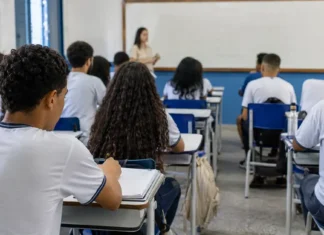 Pé-de-Meia 2026 paga 4ª parcela e orienta estudantes de Rondônia Pé-de-Meia 2026 orienta estudantes de Rondônia sobre frequência escolar e pagamento