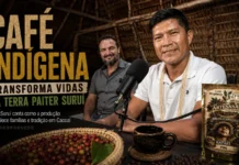 Café indígena em Rondônia fortalece produtores Paiter Suruí no RuralCast Joel Suruí e Adalto Costa no RuralCast em imagem sobre café indígena em Rondônia, produção sustentável e tradição Paiter Suruí